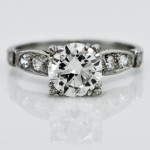 Beautiful & Traditional Diamond Engagement Ring